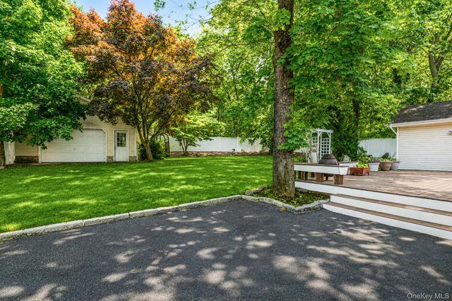 61 Ledgewood Drive, Smithtown, NY 11787