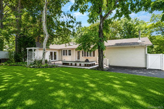 61 Ledgewood Drive, Smithtown, NY 11787