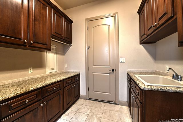 30 STONE HILL CT, San Antonio, TX 78258