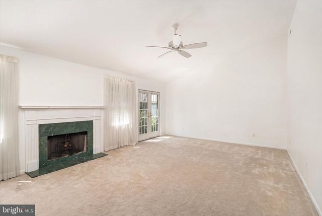 1 HIDDEN ACRES DR, Voorhees, NJ 08043