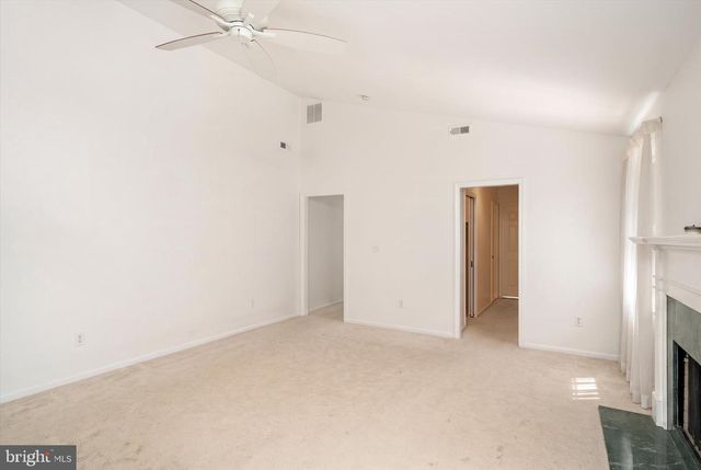 1 HIDDEN ACRES DR, Voorhees, NJ 08043
