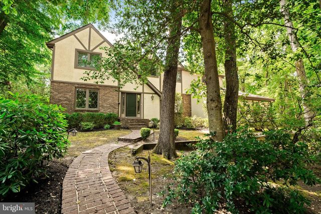 1 HIDDEN ACRES DR, Voorhees, NJ 08043