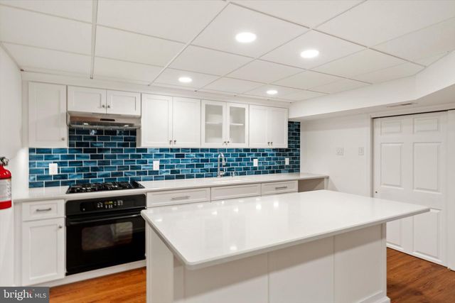 1 HIDDEN ACRES DR, Voorhees, NJ 08043
