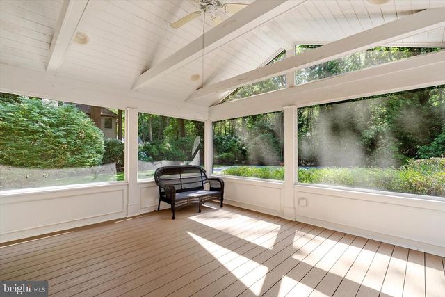 1 HIDDEN ACRES DR, Voorhees, NJ 08043