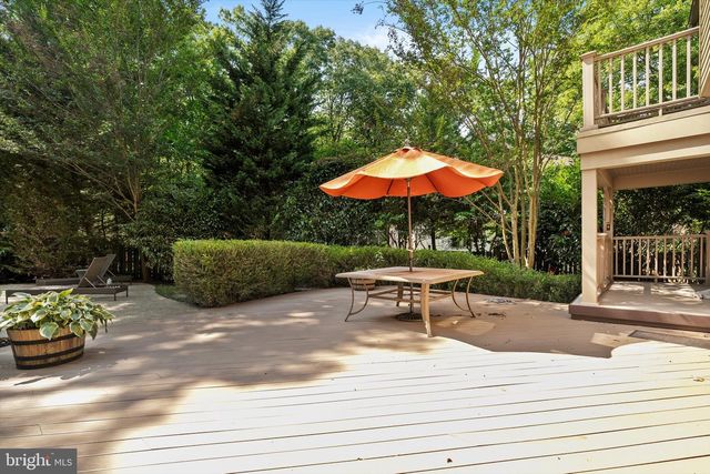 1 HIDDEN ACRES DR, Voorhees, NJ 08043