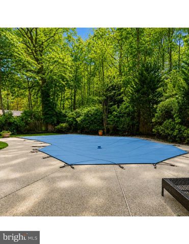 1 HIDDEN ACRES DR, Voorhees, NJ 08043