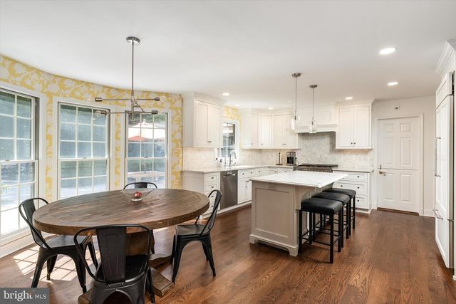 1 HIDDEN ACRES DR, Voorhees, NJ 08043