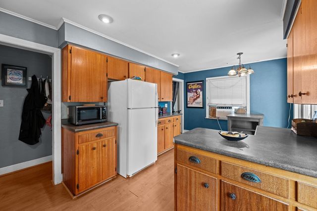4452 17th Avenue, Rock Island, IL 61201