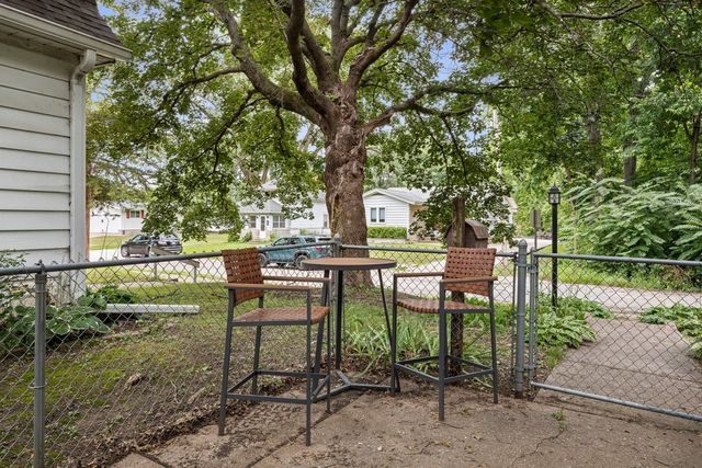 4452 17th Avenue, Rock Island, IL 61201