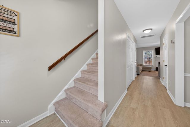 102 Lake Hollow Circle, Cary, NC 27513