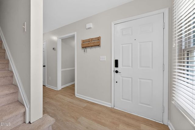 102 Lake Hollow Circle, Cary, NC 27513