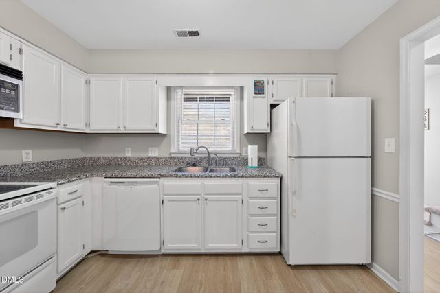 102 Lake Hollow Circle, Cary, NC 27513