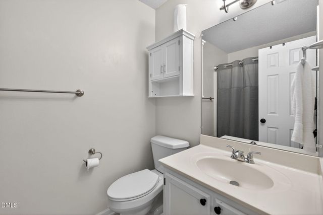 102 Lake Hollow Circle, Cary, NC 27513