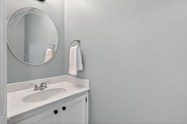 102 Lake Hollow Circle, Cary, NC 27513