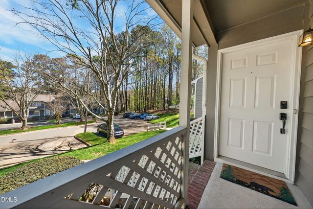 102 Lake Hollow Circle, Cary, NC 27513