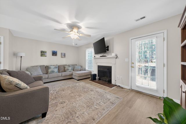 102 Lake Hollow Circle, Cary, NC 27513