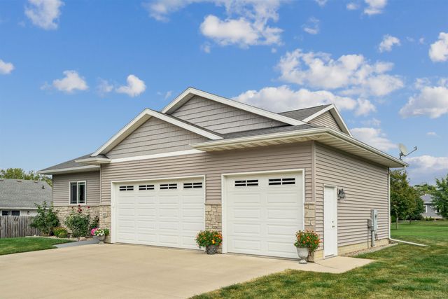 4755 Winghaven Drive, Waterloo, IA 50701