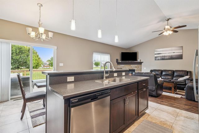 4755 Winghaven Drive, Waterloo, IA 50701