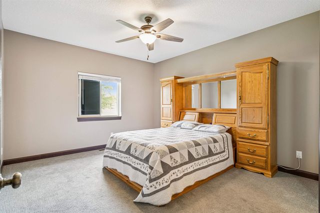 4755 Winghaven Drive, Waterloo, IA 50701