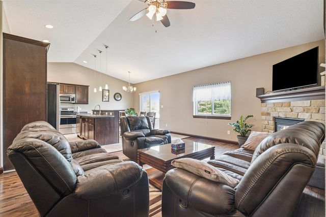 4755 Winghaven Drive, Waterloo, IA 50701