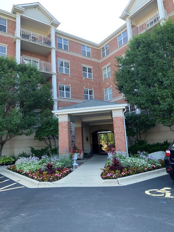 101 Pointe Drive 109, Northbrook, IL 60062
