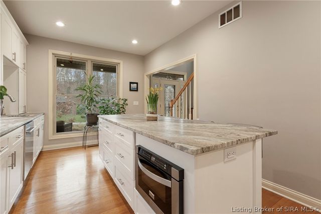 2707 Clearstream Court, New Albany, IN 47150