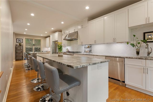 2707 Clearstream Court, New Albany, IN 47150