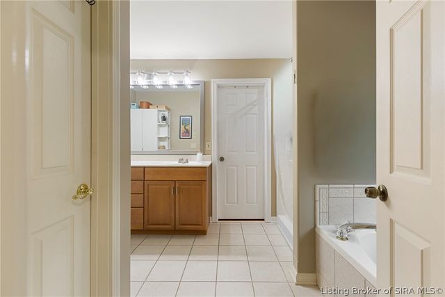 2707 Clearstream Court, New Albany, IN 47150