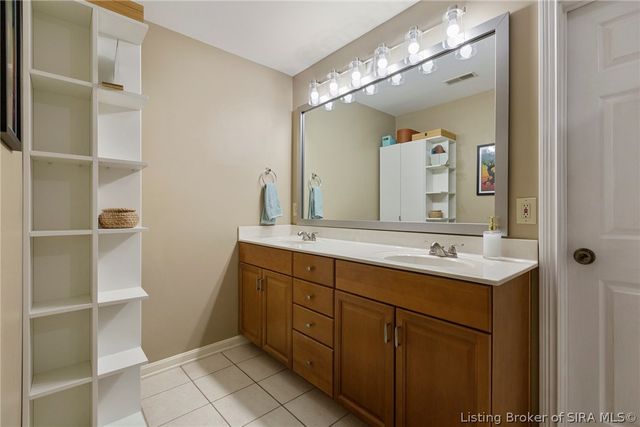 2707 Clearstream Court, New Albany, IN 47150
