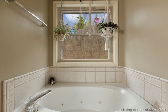 2707 Clearstream Court, New Albany, IN 47150