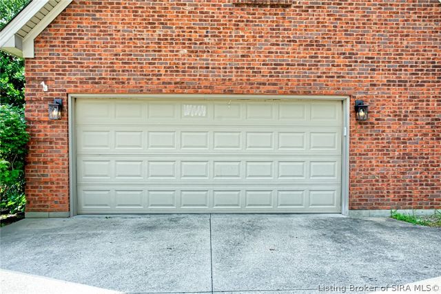 2707 Clearstream Court, New Albany, IN 47150