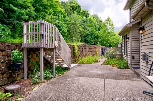 2707 Clearstream Court, New Albany, IN 47150