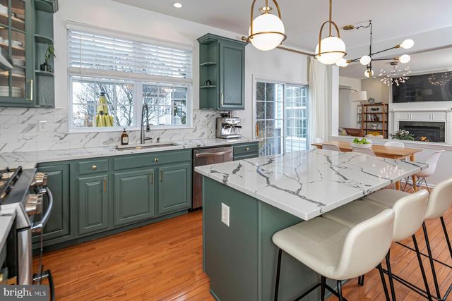 6 STABLE LN, Flemington, NJ 08822