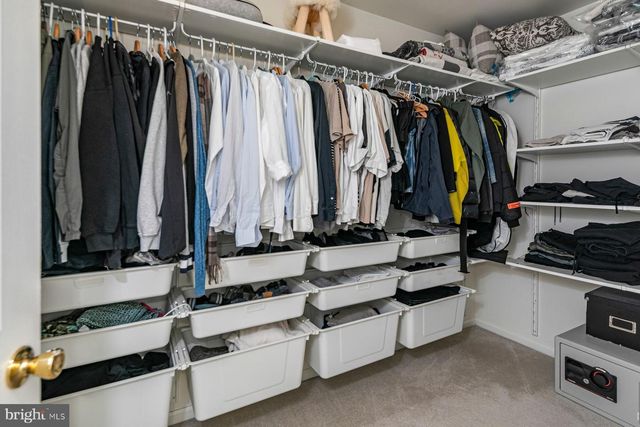 6 STABLE LN, Flemington, NJ 08822