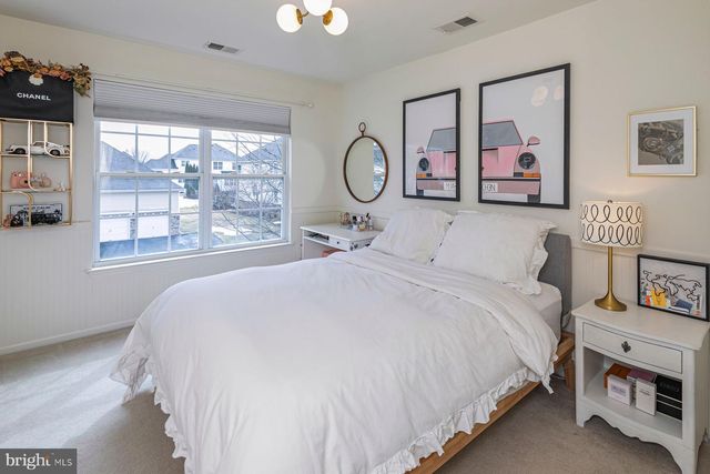 6 STABLE LN, Flemington, NJ 08822