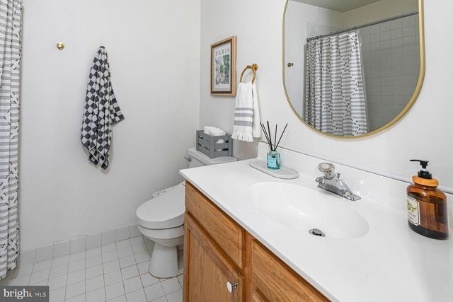 6 STABLE LN, Flemington, NJ 08822