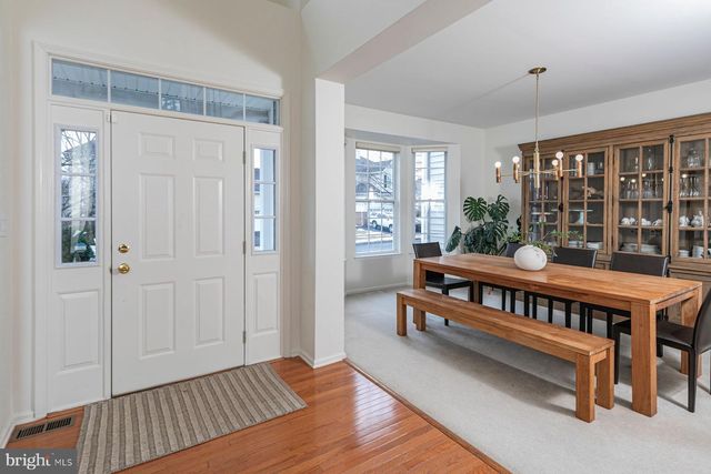 6 STABLE LN, Flemington, NJ 08822