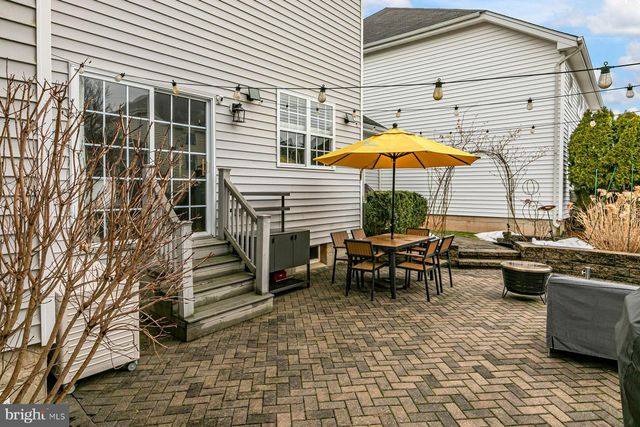 6 STABLE LN, Flemington, NJ 08822