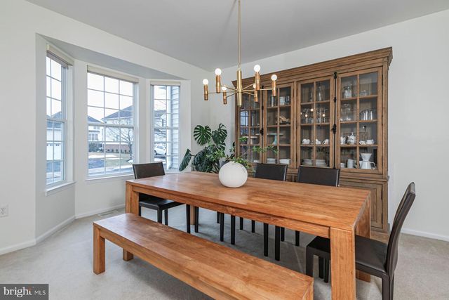 6 STABLE LN, Flemington, NJ 08822