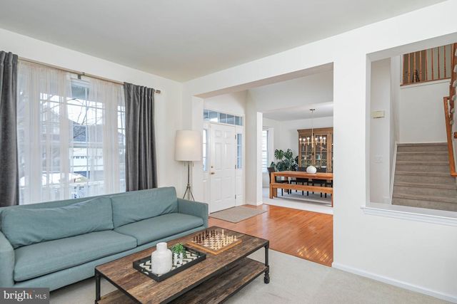 6 STABLE LN, Flemington, NJ 08822