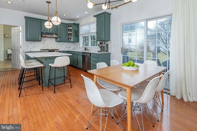 6 STABLE LN, Flemington, NJ 08822