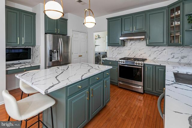 6 STABLE LN, Flemington, NJ 08822