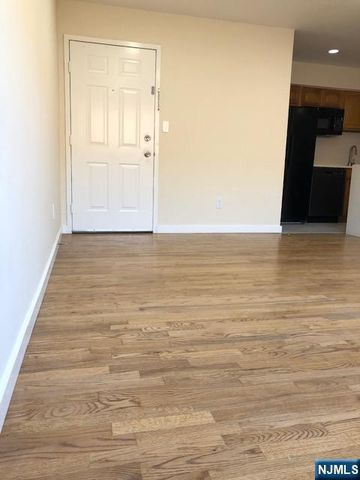 127 68th Street 15, Guttenberg, NJ 07093