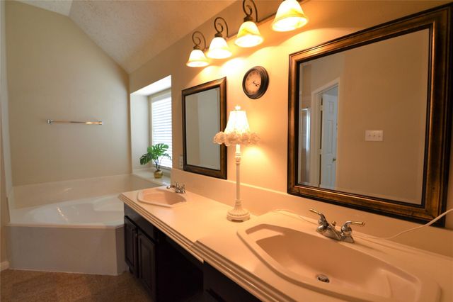 1514 Coyote Hills Lane, Richmond, TX 77469