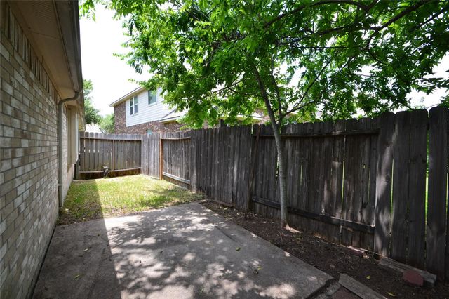 1514 Coyote Hills Lane, Richmond, TX 77469