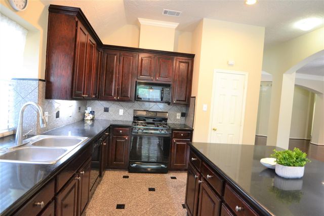 1514 Coyote Hills Lane, Richmond, TX 77469