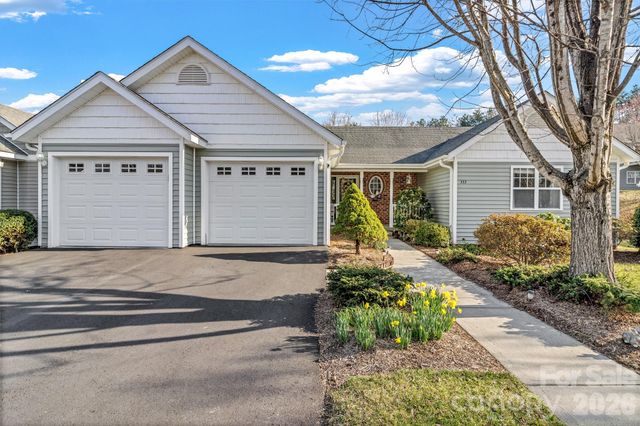 333 Charlestown Drive, Hendersonville, NC 28792