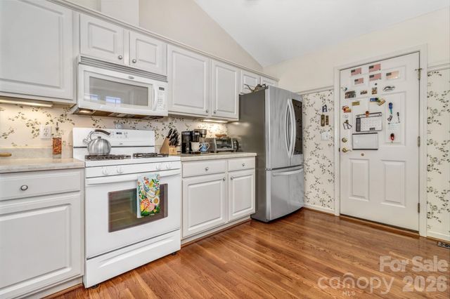 333 Charlestown Drive, Hendersonville, NC 28792