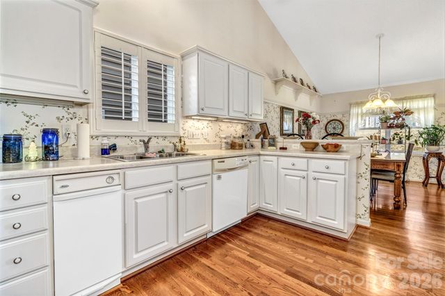 333 Charlestown Drive, Hendersonville, NC 28792