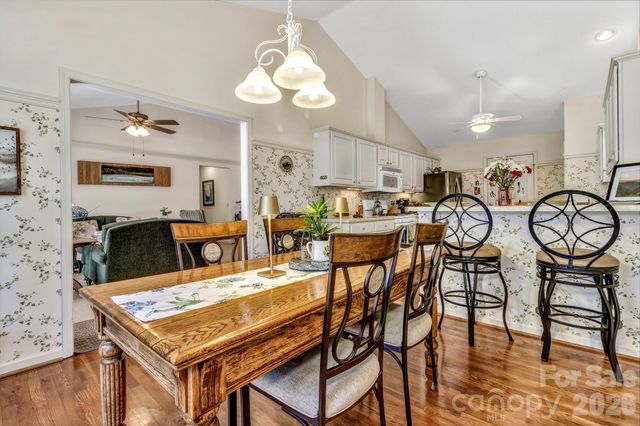 333 Charlestown Drive, Hendersonville, NC 28792